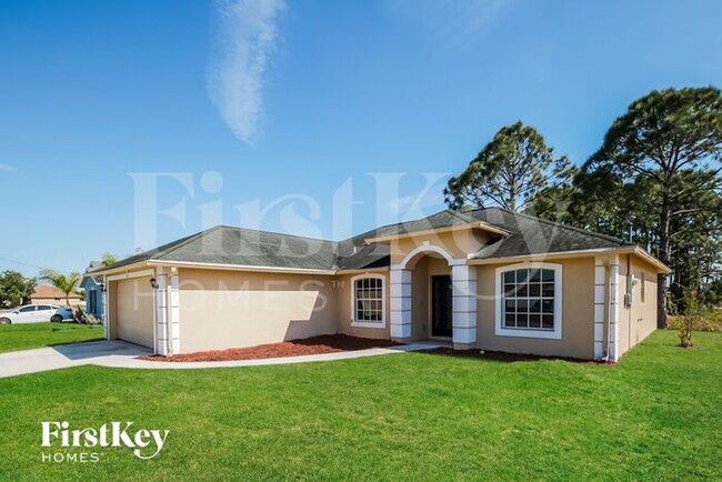 2805 18th St SW in Lehigh Acres, FL - Building Photo - Building Photo