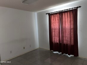 4006 Skyline Ave in El Paso, TX - Building Photo - Building Photo