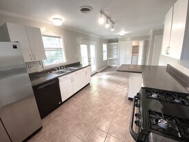 132 N Rembert St in Memphis, TN - Building Photo