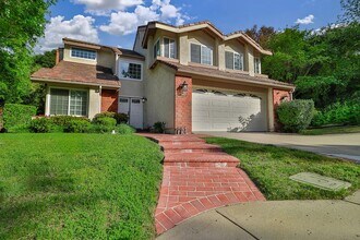 2086 Glastonbury Rd in Westlake Village, CA - Building Photo - Building Photo
