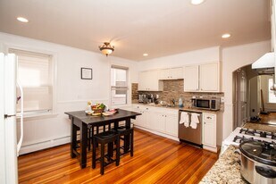 66 Chestnut St, Unit 2 in Brookline, MA - Building Photo