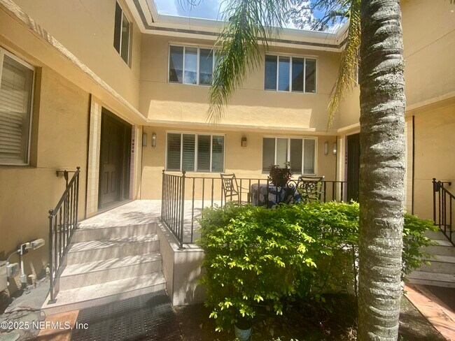2159 Riverside Ave in Jacksonville, FL - Foto de edificio - Building Photo