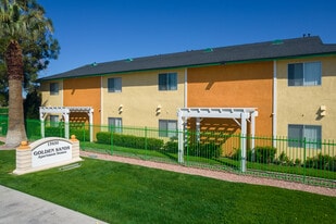 Golden Sands Apartments in Victorville, CA - Building Photo