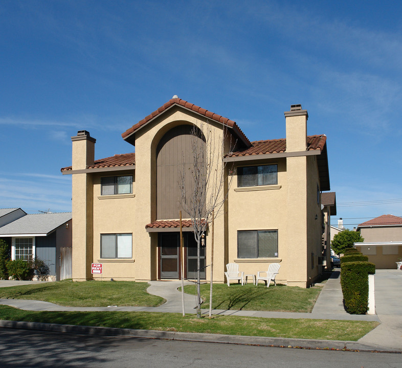 4061 Howard Ave in Los Alamitos, CA - Building Photo