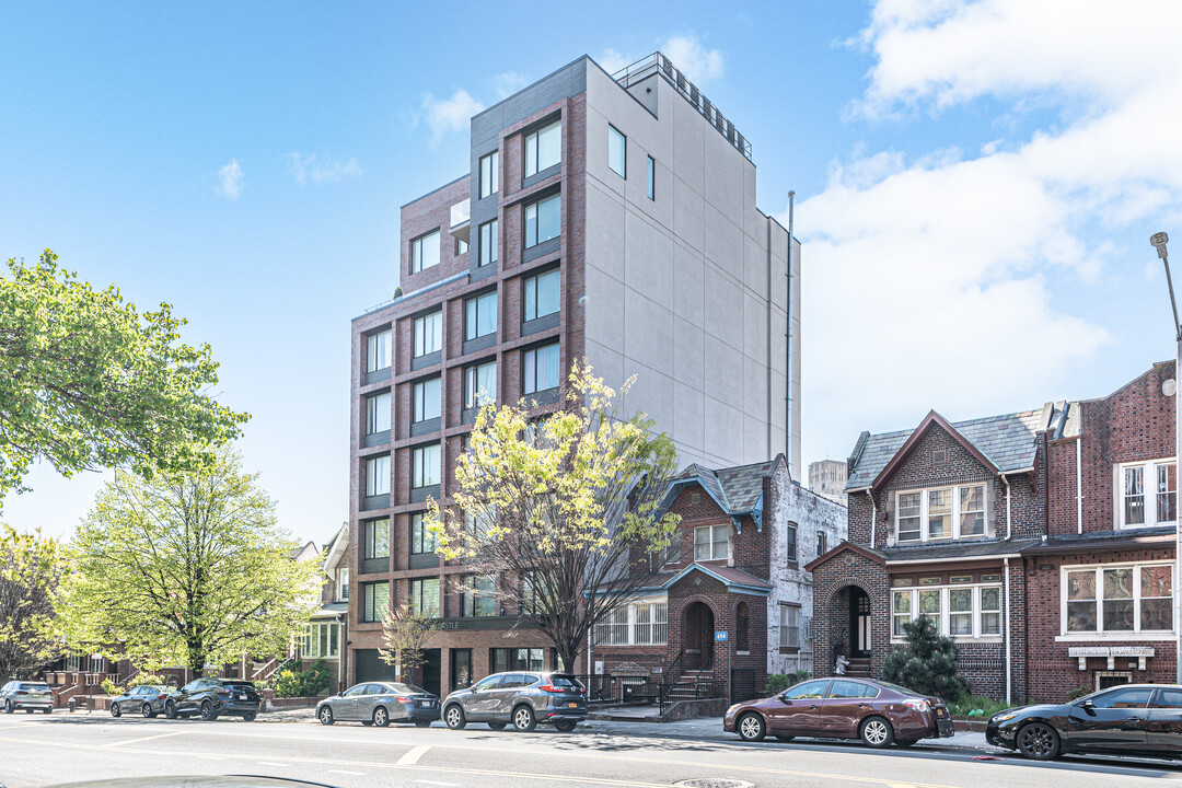 698 Empire Blvd in Brooklyn, NY - Building Photo