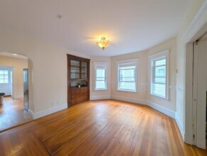 41 Ossipee Rd, Unit 2 in Somerville, MA - Building Photo - Building Photo