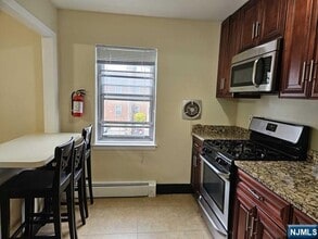 759 Hamburg Tpke in Wayne, NJ - Building Photo - Building Photo