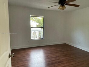 1866 9th Pl in Vero Beach, FL - Foto de edificio - Building Photo