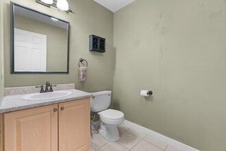 179 Littleton Rd, Unit 3 in Chelmsford, MA - Foto de edificio - Building Photo