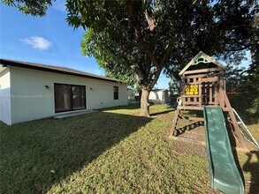 5140 SW 24th St in West Park, FL - Building Photo - Building Photo