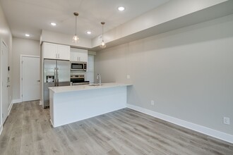 2015 N College Ave in Philadelphia, PA - Building Photo - Interior Photo