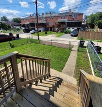 1722 Red Oak Rd in Parkville, MD - Foto de edificio - Building Photo