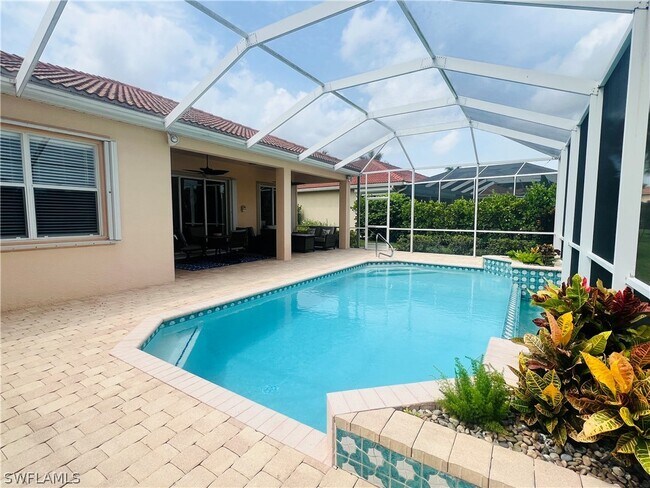 14265 Manchester Dr in Naples, FL - Building Photo - Building Photo
