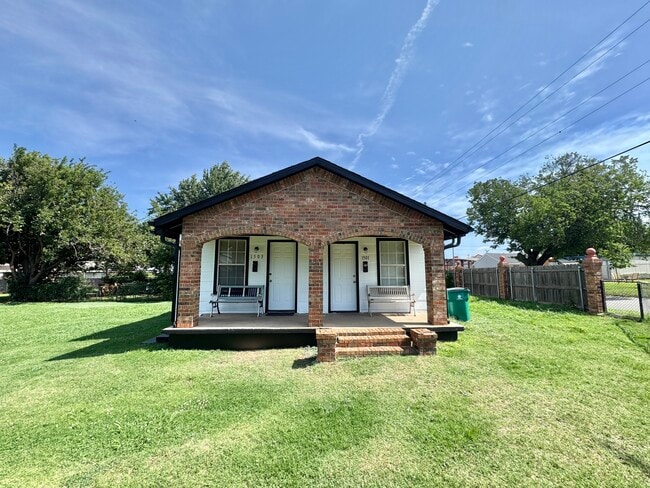 property at 1501 SW 30th St