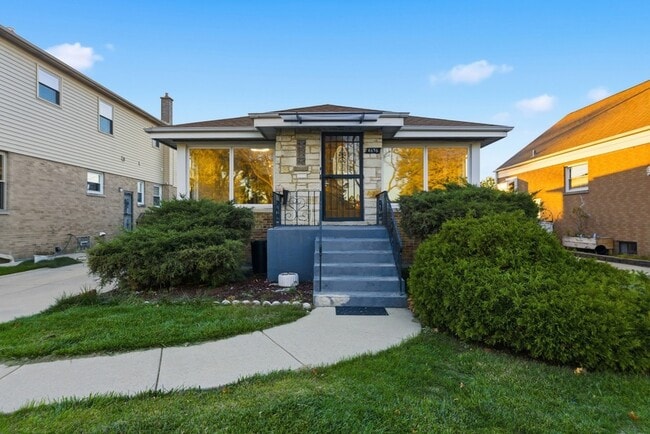 property at 4656 N Narragansett Ave