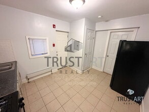 4722 Longshore Ave in Philadelphia, PA - Building Photo - Building Photo