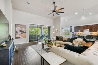 124 S Sage Hollow in Dripping Springs, TX - Building Photo - Building Photo