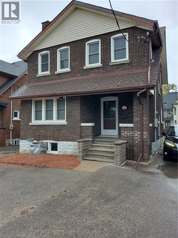 242 King St S in Waterloo, ON - Building Photo - Building Photo