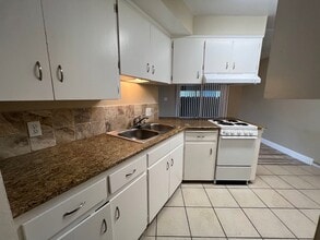 1205 F St in Reedley, CA - Building Photo - Building Photo