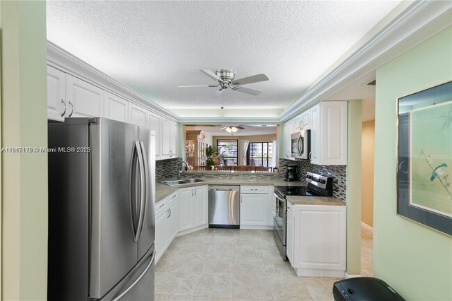 7338 Fairfax Dr in Tamarac, FL - Building Photo - Building Photo