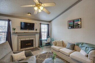 8750 Park Ln in Dallas, TX - Building Photo - Building Photo