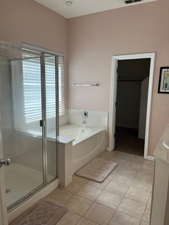3335 Matterhorn Dr in Stockton, CA - Building Photo