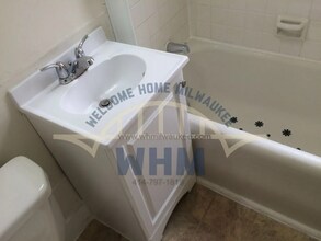 417 N 39th St, Unit Apt 5 in Milwaukee, WI - Building Photo - Building Photo