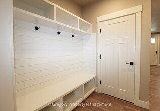 18519 Meridian Avenue SE in Bothell, WA - Building Photo - Building Photo