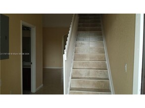 21205 NW 14th Pl in Miami Gardens, FL - Foto de edificio - Building Photo