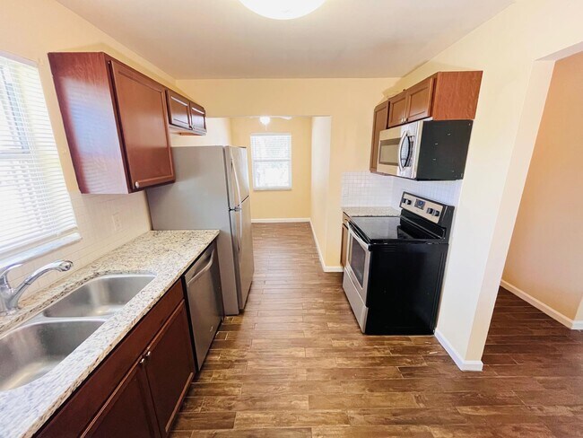 5985 Forest Hill Blvd in West Palm Beach, FL - Building Photo - Building Photo