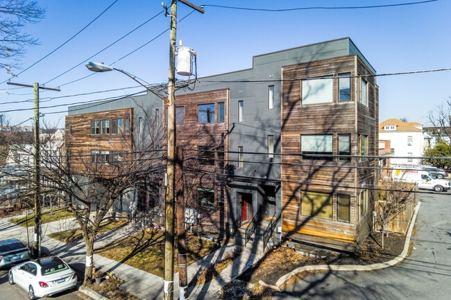 Otis Place Flats in Washington, DC - Foto de edificio - Building Photo