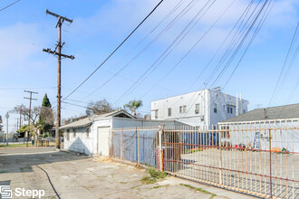 310 W 14th St in Long Beach, CA - Building Photo - Building Photo