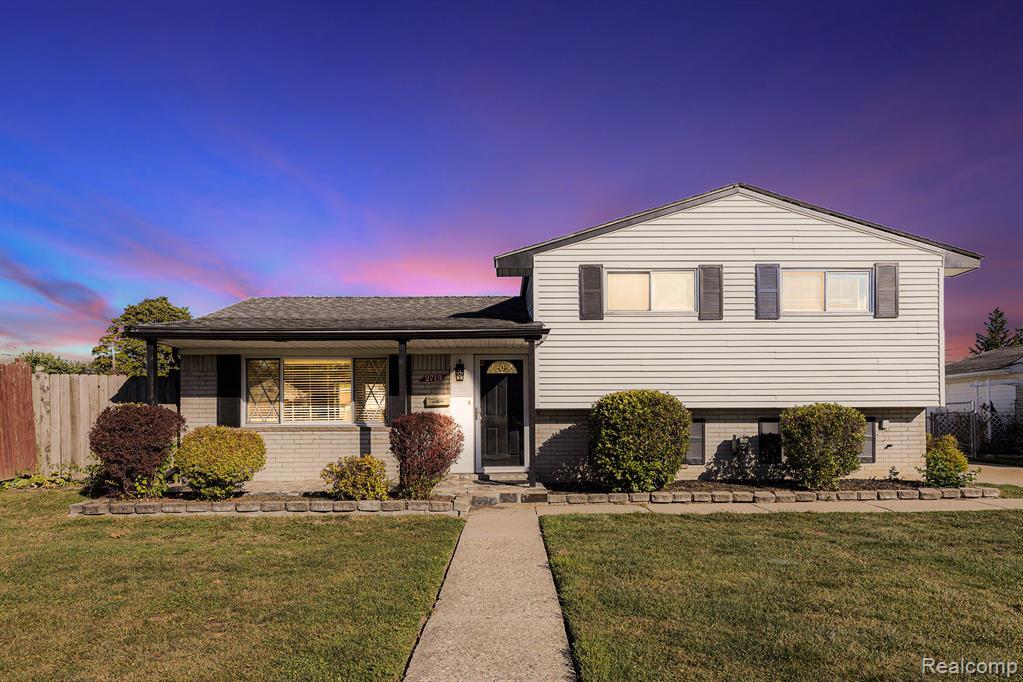 2719 Pall Mall Dr in Sterling Heights, MI - Building Photo
