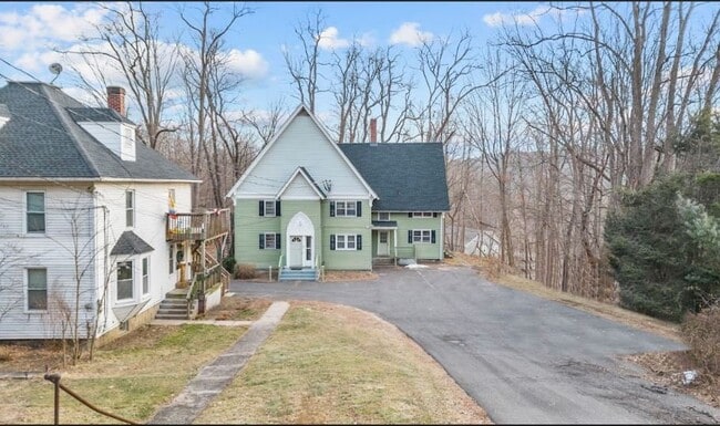 81-83-83 Torrington Ave, Unit 5 in Canton, CT - Building Photo - Building Photo