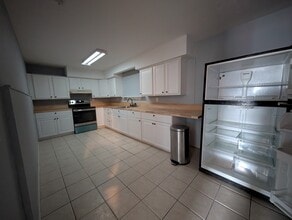 1806 Deer Pk Ave, Unit 1806- Rear Unit in Deer Park, NY - Building Photo - Building Photo