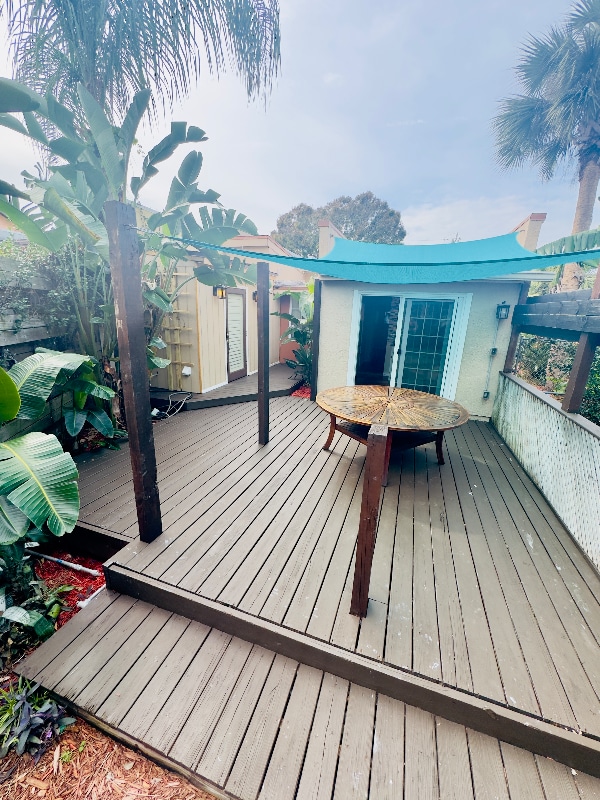 property at 726 N Peninsula Dr