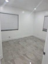 5515 N Lakewood Cir in Margate, FL - Building Photo - Building Photo