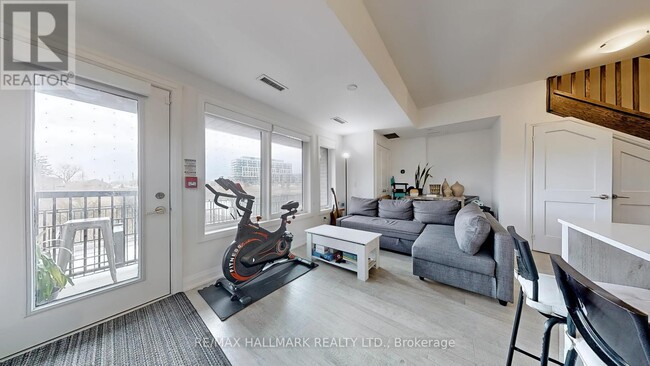 155-155 Downsview Park Blvd in Toronto, ON - Building Photo - Building Photo