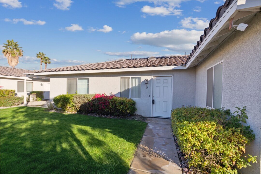 28345 Avenida La Paz in Cathedral City, CA - Building Photo