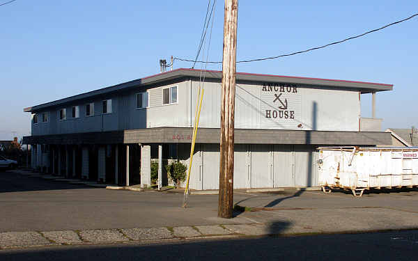 Anchor House in Edmonds, WA - Building Photo