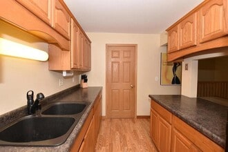 N114W17033 Armada Dr in Germantown, WI - Building Photo - Building Photo