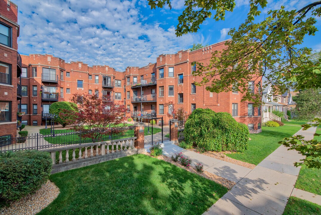 4016 N Central Park Ave in Chicago, IL - Building Photo