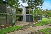 200 World of Tennis Sq in Lakeway, TX - Foto de edificio - Building Photo