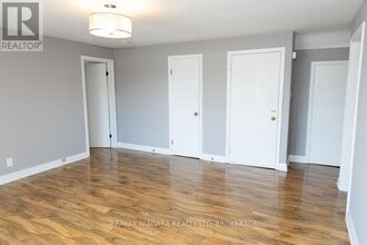 544 Ontario St in St Catharines, ON - Building Photo - Building Photo