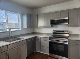 405 Williams Ave N in Renton, WA - Building Photo