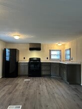 9227 Scale Rd in Benton, KY - Building Photo - Building Photo