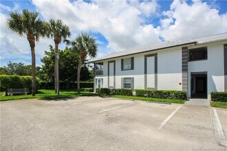 801 SE Central Pkwy in Stuart, FL - Building Photo - Building Photo