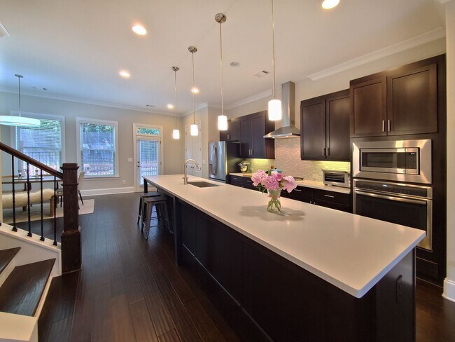 1374 Doublegate Dr in Atlanta, GA - Building Photo - Building Photo