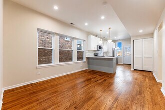 18 S Austin Blvd in Oak Park, IL - Building Photo - Building Photo