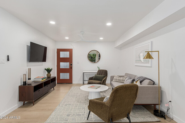 6941 E 4th St in Scottsdale, AZ - Foto de edificio - Building Photo